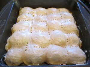 Fahéjas szilvás pite tepsiben