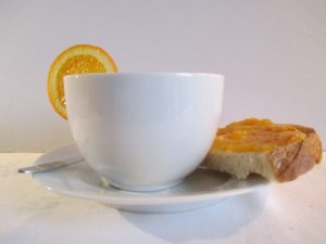Narancslekvár kenyéren teához