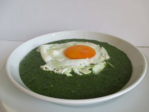 Spenót tükörtojással