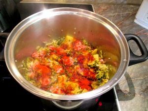 Piros paprika hozzáadása