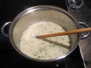 Karalábé leves készen