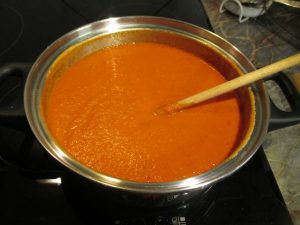 Házi ketchup készen