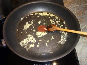 Fokhagyma futtatása olajon