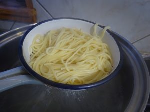 Spagetti főzve