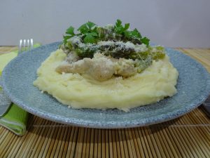 Spárgás csirkemell tálalva