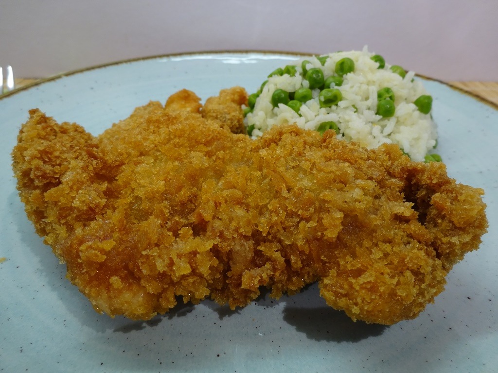 Panko morzsa csirkecomb tálalva 1