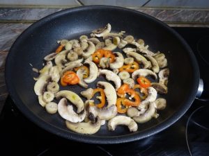Gomba és paprika pirítása