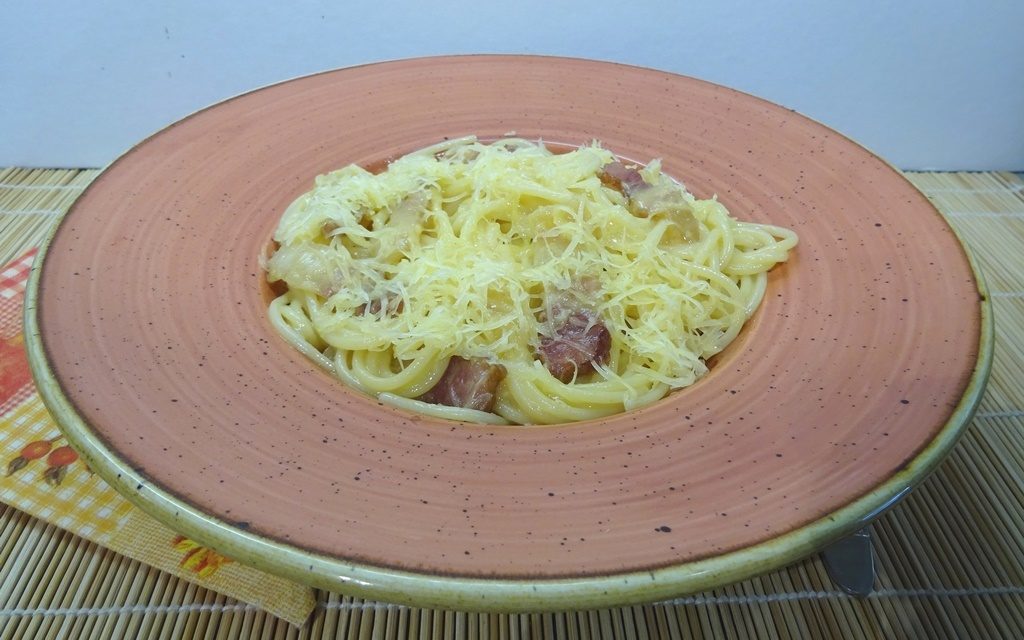 Carbonara spagetti egyszerűen