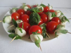 Caprese koktél paradicsomból