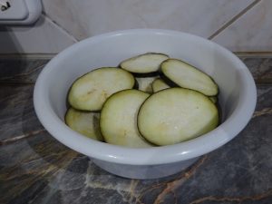 Padlizsán szeletek lesózva