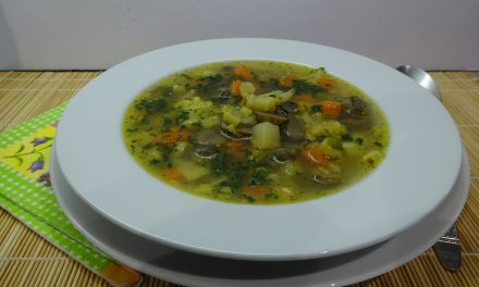 Gombás zöldségleves