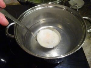 Buggyantott tojás 2 perc után