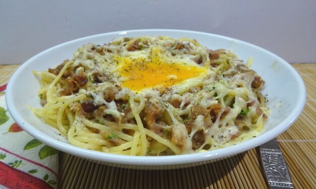 Csülkös sajtos spagetti
