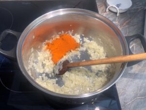 Pirospaprika hozzáadása