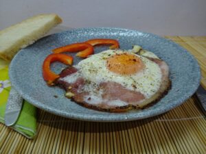 Ham and Eggs reggeli