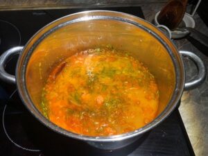 Savanyúkáposzta leves debrecenivel készen