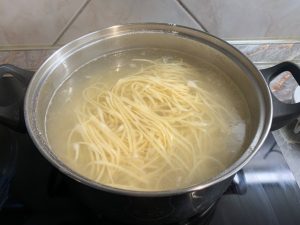Spagetti kifőzése