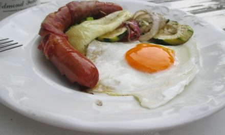 Grill reggeli