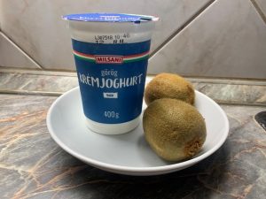 Kivi és joghurt