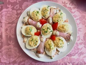 Töltött tojás és sonkatekercs 1