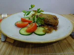 Sült csirkecomb zöldségekkel