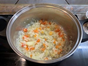 Hagyma és zöldpaprika párolása