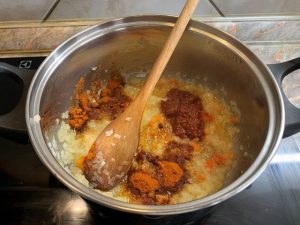 Sűrített paradicsommal és pirospaprikával