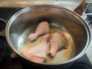 Csirkecombok sütése-párolása