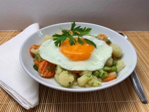Finomfőzelék mirelitből tükörtojással